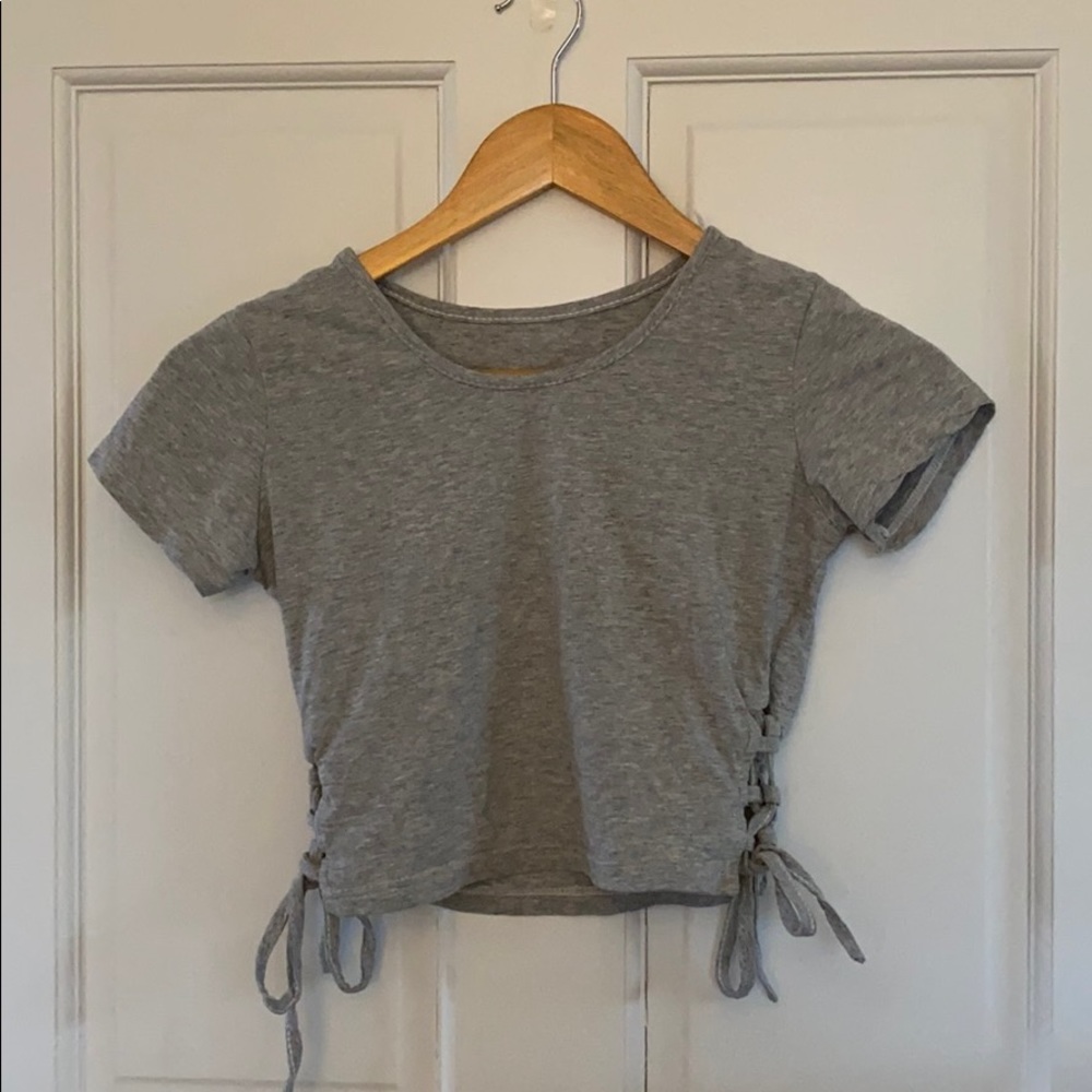 SHEIN women’s gray crop top